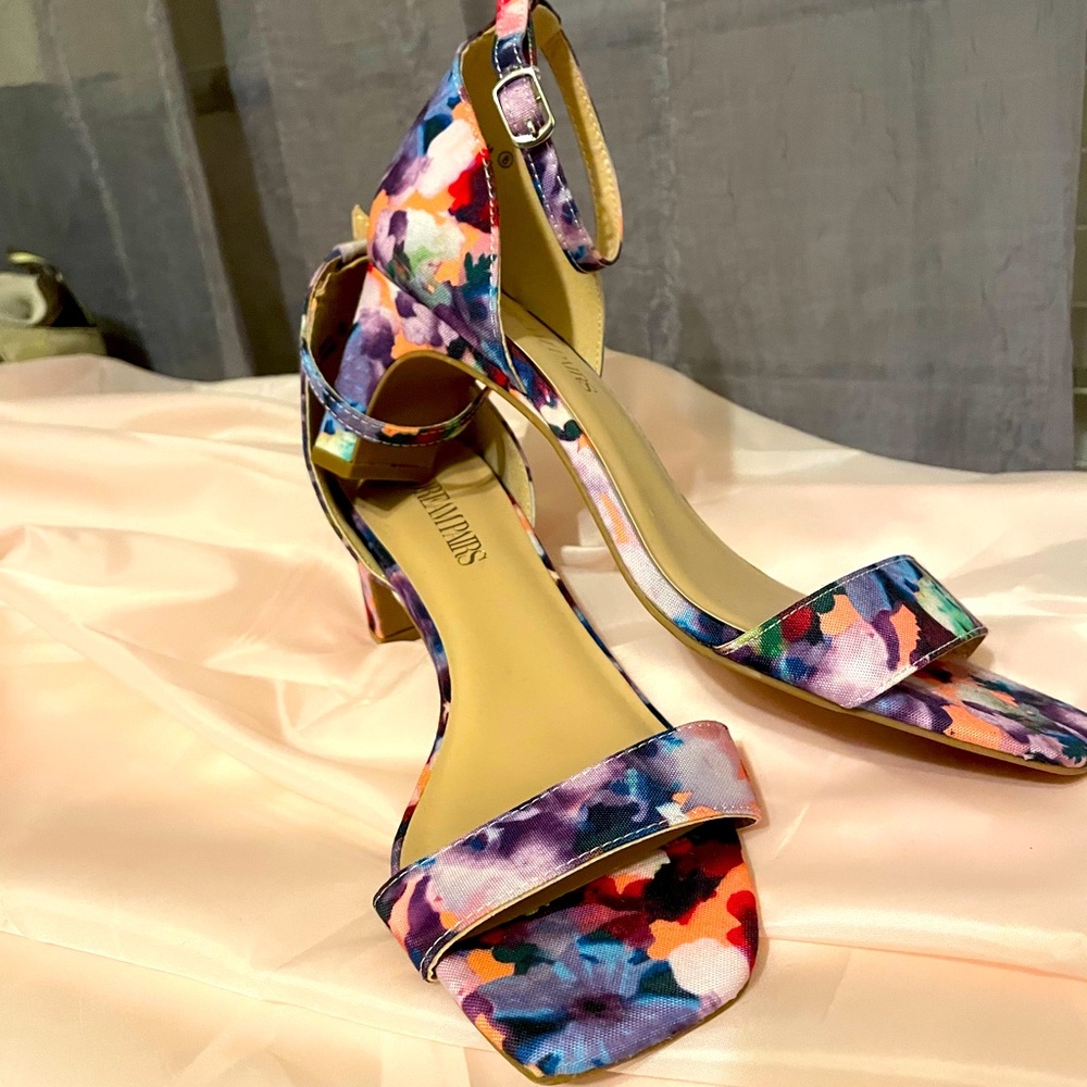 Dream Pairs heeled ankle strap sandal